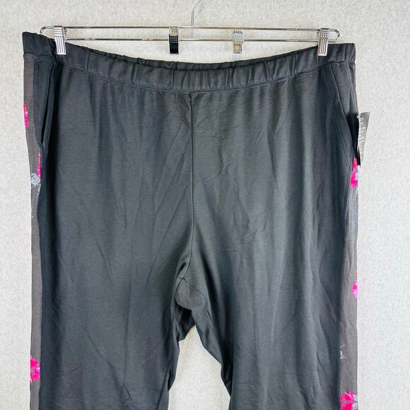 New Catherines Womans 5X Plus 34/36W Pull on Pants Black Floral Active NWT - Picture 3 of 8